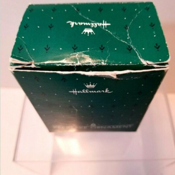 Vintage Hallmark 1987 Dad Handcrafted Ornament Polar Bear Original box Christmas - Picture 7 of 7